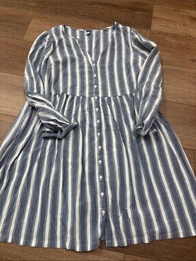 Striped Button-Front Long-Sleeve Midi Dress in Blue and White Stripes